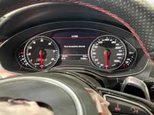Audi RS 6 Avant 4.0 V8 TFSI Performance 32V Épave (2018, Métallisé, Gris argenté, Gris)