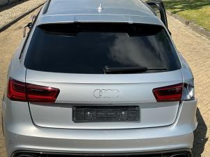 Audi RS 6 Avant 4.0 V8 TFSI Performance 32V Épave (2018, Métallisé, Gris argenté, Gris)