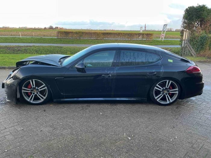Porsche Panamera 3.0 V6 24V 4S Épave (2013, Métallisé, Noir)