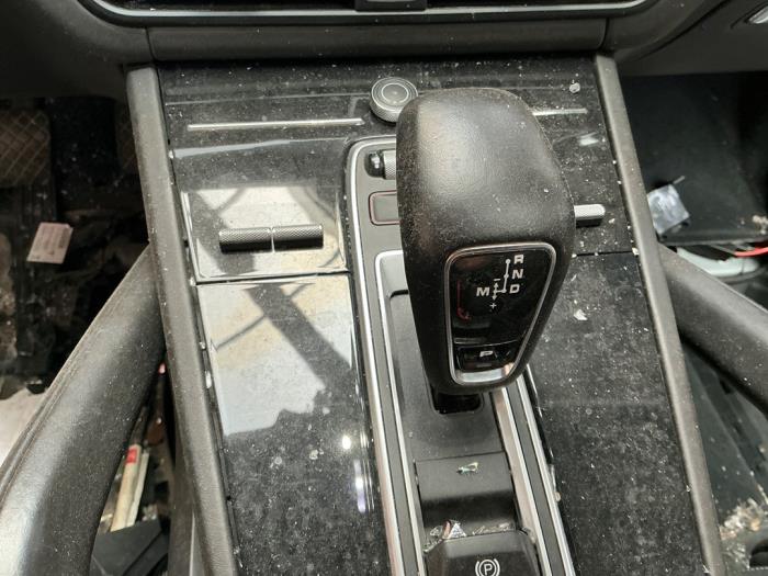 Porsche Cayenne III 3.0 V6 Turbo 24V E-Hybrid Samochód złomowany (2021, Metalik, Srebrnoszary)