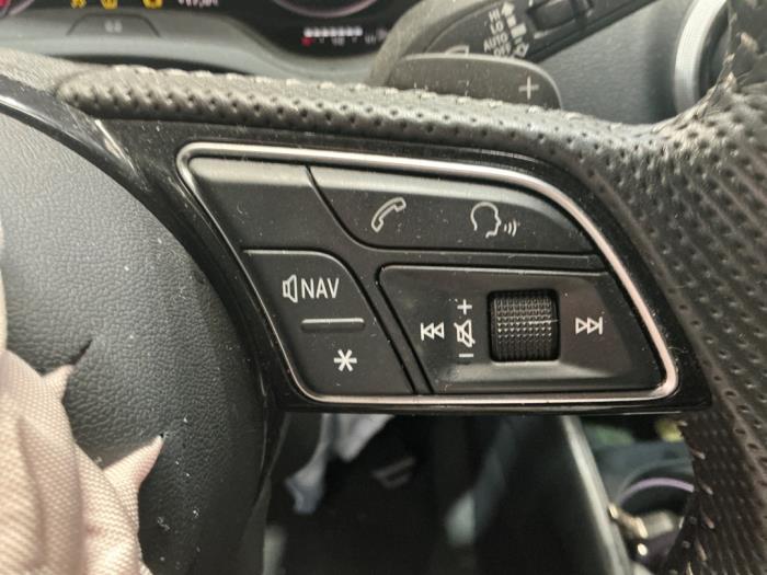 Audi A3 Sportback 1.4 TFSI 16V 40 e-tron Épave (2020, Métallisé, Gris argenté)