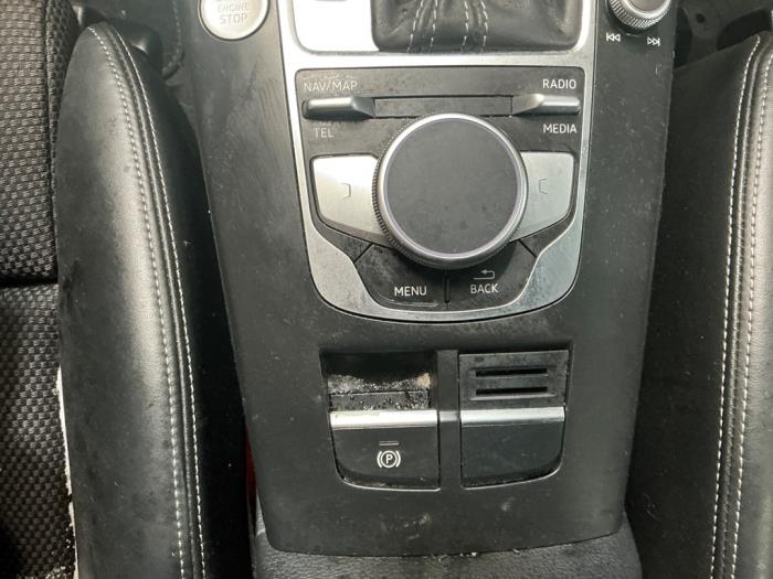 Audi A3 Sportback 1.4 TFSI 16V 40 e-tron Épave (2020, Métallisé, Gris argenté)