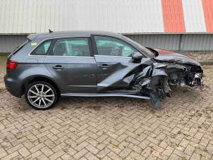 Audi A3 Sportback 1.4 TFSI 16V 40 e-tron Épave (2020, Métallisé, Gris argenté)