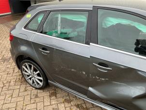 Audi A3 Sportback 1.4 TFSI 16V 40 e-tron Épave (2020, Métallisé, Gris argenté)