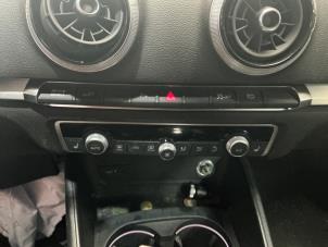 Audi A3 Sportback 1.4 TFSI 16V 40 e-tron Épave (2020, Métallisé, Gris argenté)