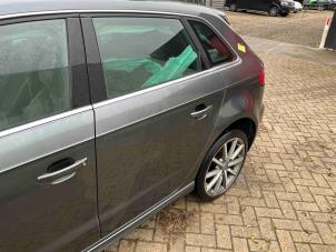Audi A3 Sportback 1.4 TFSI 16V 40 e-tron Épave (2020, Métallisé, Gris argenté)