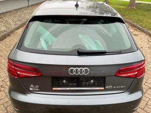 Audi A3 Sportback 1.4 TFSI 16V 40 e-tron Épave (2020, Métallisé, Gris argenté)