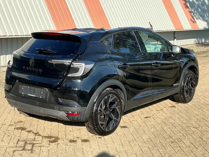 Renault Captur II 1.6 E-Tech 145 Samochód złomowany (2025, Metalik, Czarny)
