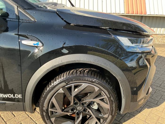 Renault Captur II 1.6 E-Tech 145 Samochód złomowany (2025, Metalik, Czarny)