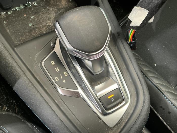 Renault Captur II 1.6 E-Tech 145 Samochód złomowany (2025, Metalik, Czarny)