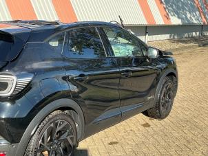 Renault Captur II 1.6 E-Tech 145 Samochód złomowany (2025, Metalik, Czarny)
