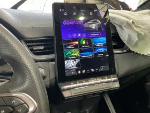 Renault Captur II 1.6 E-Tech 145 Samochód złomowany (2025, Metalik, Czarny)