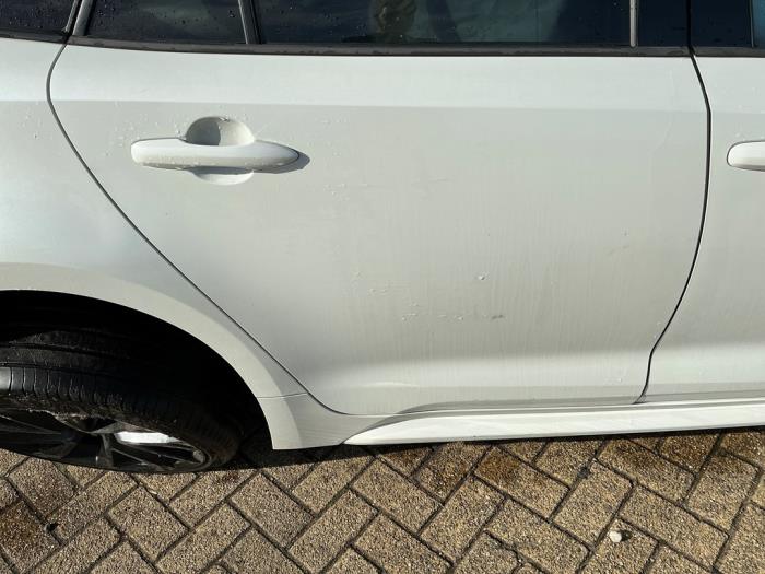 Toyota Corolla Touring Sport 2.0 16V Hybrid Vehículo de desguace (2020, Metálico, Blanco)