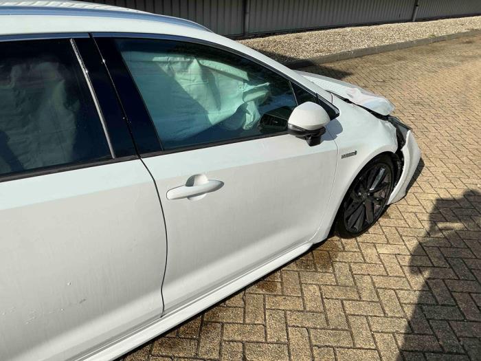 Toyota Corolla Touring Sport 2.0 16V Hybrid Vehículo de desguace (2020, Metálico, Blanco)