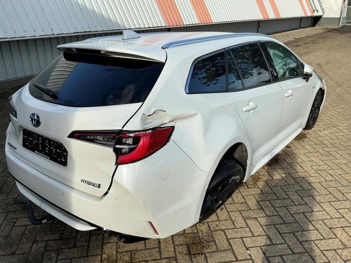 Toyota Corolla Touring Sport 2.0 16V Hybrid Vehículo de desguace (2020, Metálico, Blanco)