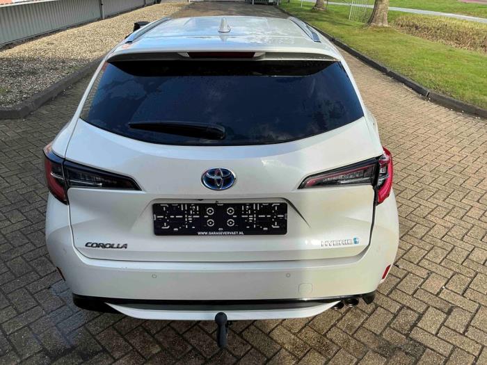 Toyota Corolla Touring Sport 2.0 16V Hybrid Vehículo de desguace (2020, Metálico, Blanco)