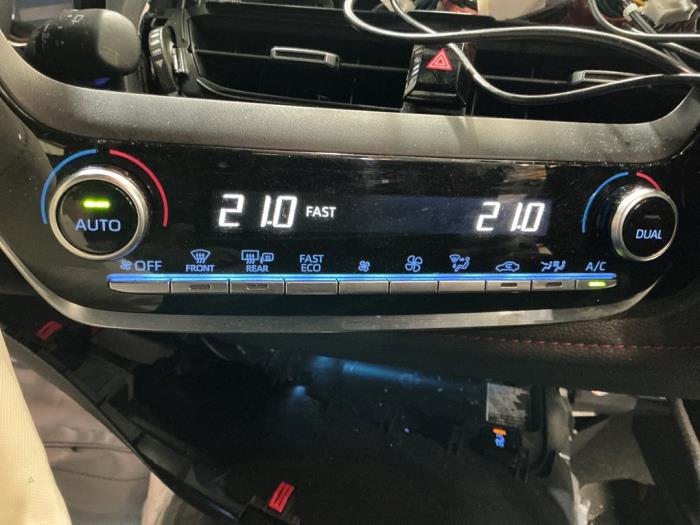 Toyota Corolla Touring Sport 2.0 16V Hybrid Vehículo de desguace (2020, Metálico, Blanco)