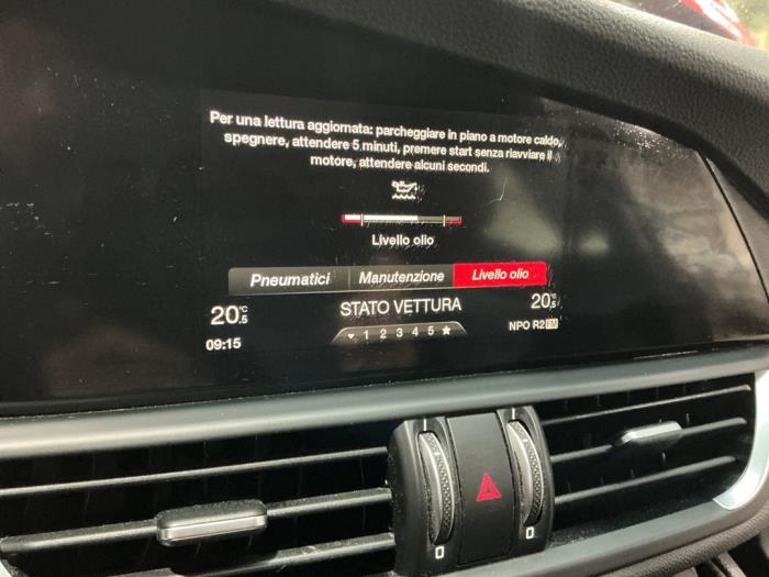 Alfa Romeo Giulia 2.2d 150 16V Vehículo de desguace (2016, Rojo)