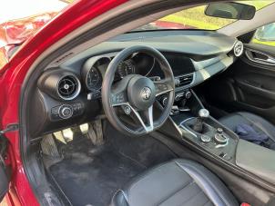 Alfa Romeo Giulia 2.2d 150 16V Vehículo de desguace (2016, Rojo)