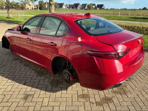 Alfa Romeo Giulia 2.2d 150 16V Vehículo de desguace (2016, Rojo)