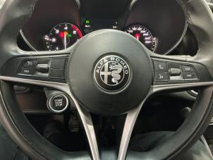 Alfa Romeo Giulia 2.2d 150 16V Vehículo de desguace (2016, Rojo)