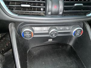 Alfa Romeo Giulia 2.2d 150 16V Vehículo de desguace (2016, Rojo)