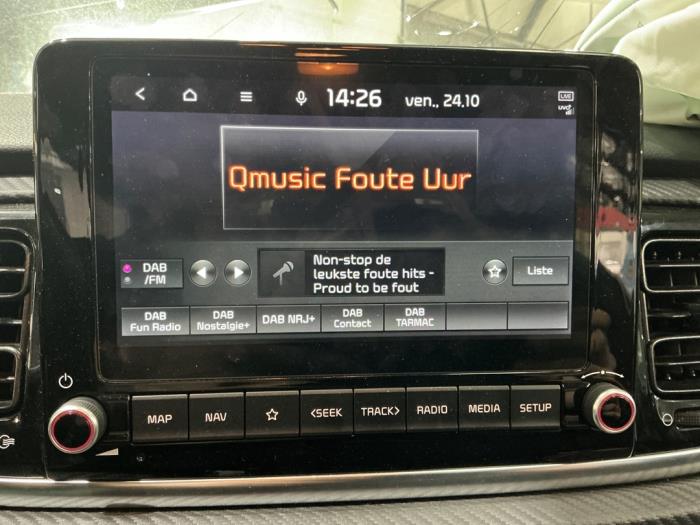 Kia Rio IV 1.0i T-GDi 100 12V Vehículo de desguace (2022, Gris)