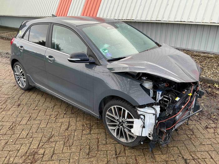 Kia Rio IV 1.0i T-GDi 100 12V Vehículo de desguace (2022, Gris)