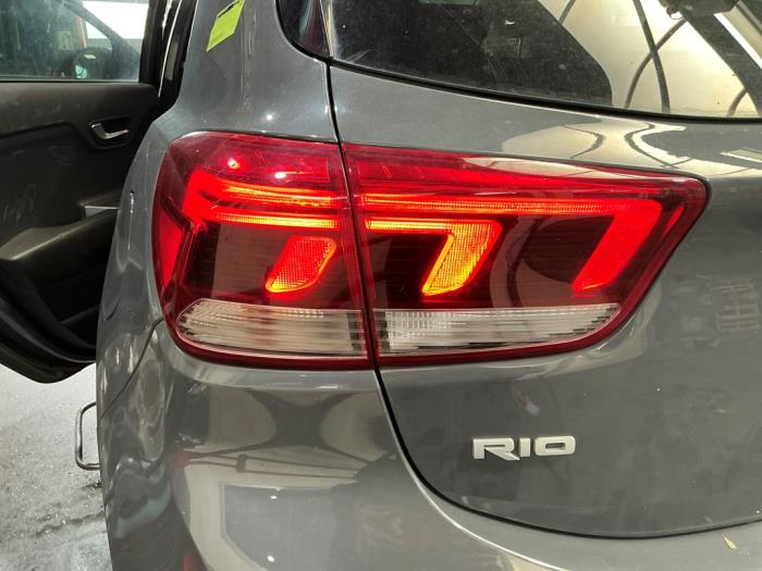 Kia Rio IV 1.0i T-GDi 100 12V Vehículo de desguace (2022, Gris)