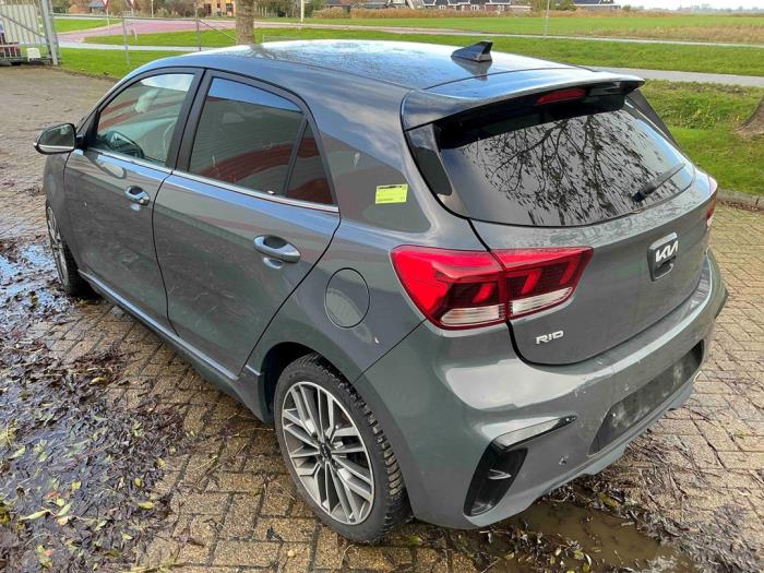 Kia Rio IV 1.0i T-GDi 100 12V Vehículo de desguace (2022, Gris)