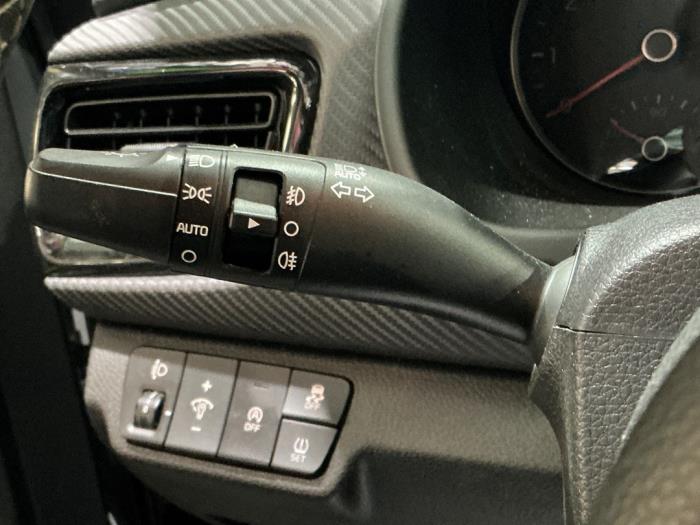Kia Rio IV 1.0i T-GDi 100 12V Vehículo de desguace (2022, Gris)
