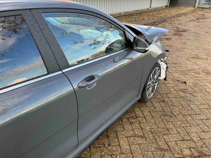 Kia Rio IV 1.0i T-GDi 100 12V Vehículo de desguace (2022, Gris)
