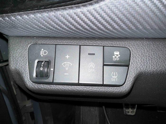 Kia Rio IV 1.0i T-GDi 100 12V Vehículo de desguace (2022, Gris)