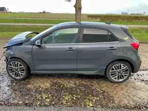 Kia Rio IV 1.0i T-GDi 100 12V Vehículo de desguace (2022, Gris)