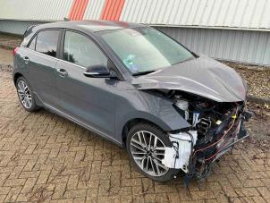 Kia Rio IV 1.0i T-GDi 100 12V Vehículo de desguace (2022, Gris)