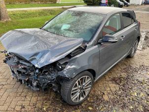 Kia Rio IV 1.0i T-GDi 100 12V Vehículo de desguace (2022, Gris)