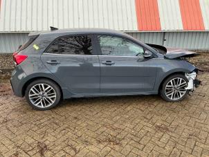 Kia Rio IV 1.0i T-GDi 100 12V Vehículo de desguace (2022, Gris)