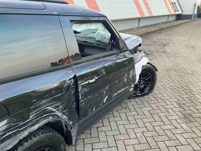 Landrover Defender II 90 3.0 D250 MHEV Épave (2023, Métallisé, Noir)