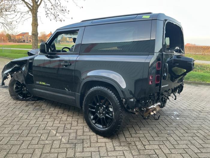 Landrover Defender II 90 3.0 D250 MHEV Épave (2023, Métallisé, Noir)