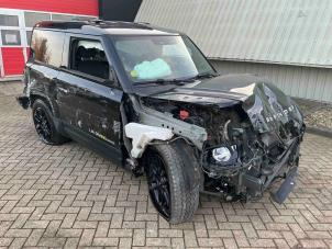 Landrover Defender II 90 3.0 D250 MHEV Épave (2023, Métallisé, Noir)