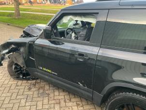Landrover Defender II 90 3.0 D250 MHEV Épave (2023, Métallisé, Noir)