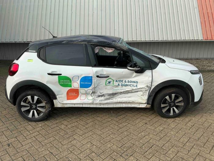 Citroen C3 1.2 12V e-THP PureTech 110 Épave (2023, Blanc)