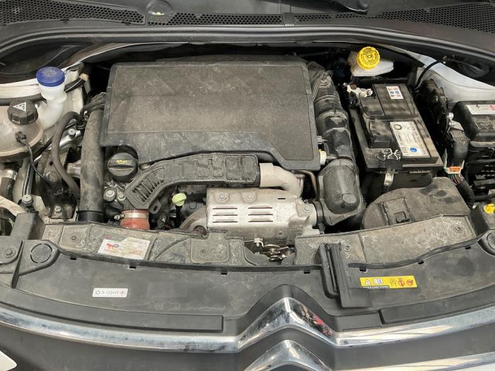 Citroen C3 1.2 12V e-THP PureTech 110 Épave (2023, Blanc)