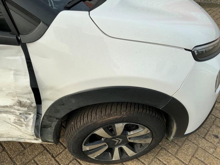 Citroen C3 1.2 12V e-THP PureTech 110 Épave (2023, Blanc)