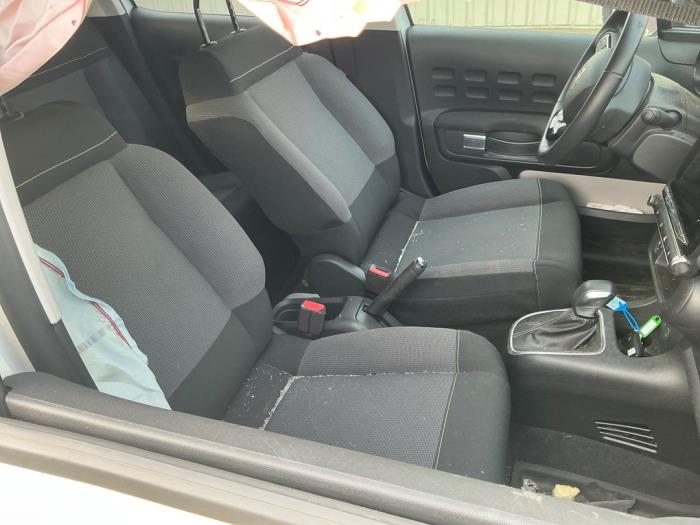 Citroen C3 1.2 12V e-THP PureTech 110 Épave (2023, Blanc)