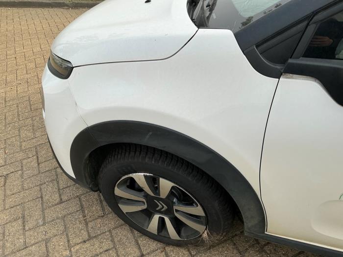 Citroen C3 1.2 12V e-THP PureTech 110 Épave (2023, Blanc)