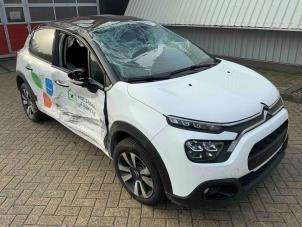 Citroen C3 1.2 12V e-THP PureTech 110 Épave (2023, Blanc)