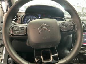 Citroen C3 1.2 12V e-THP PureTech 110 Épave (2023, Blanc)
