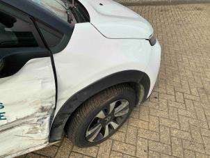 Citroen C3 1.2 12V e-THP PureTech 110 Épave (2023, Blanc)