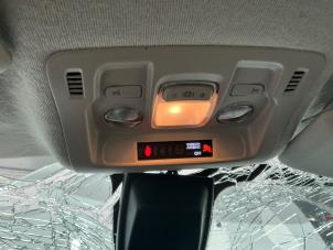Citroen C3 1.2 12V e-THP PureTech 110 Épave (2023, Blanc)